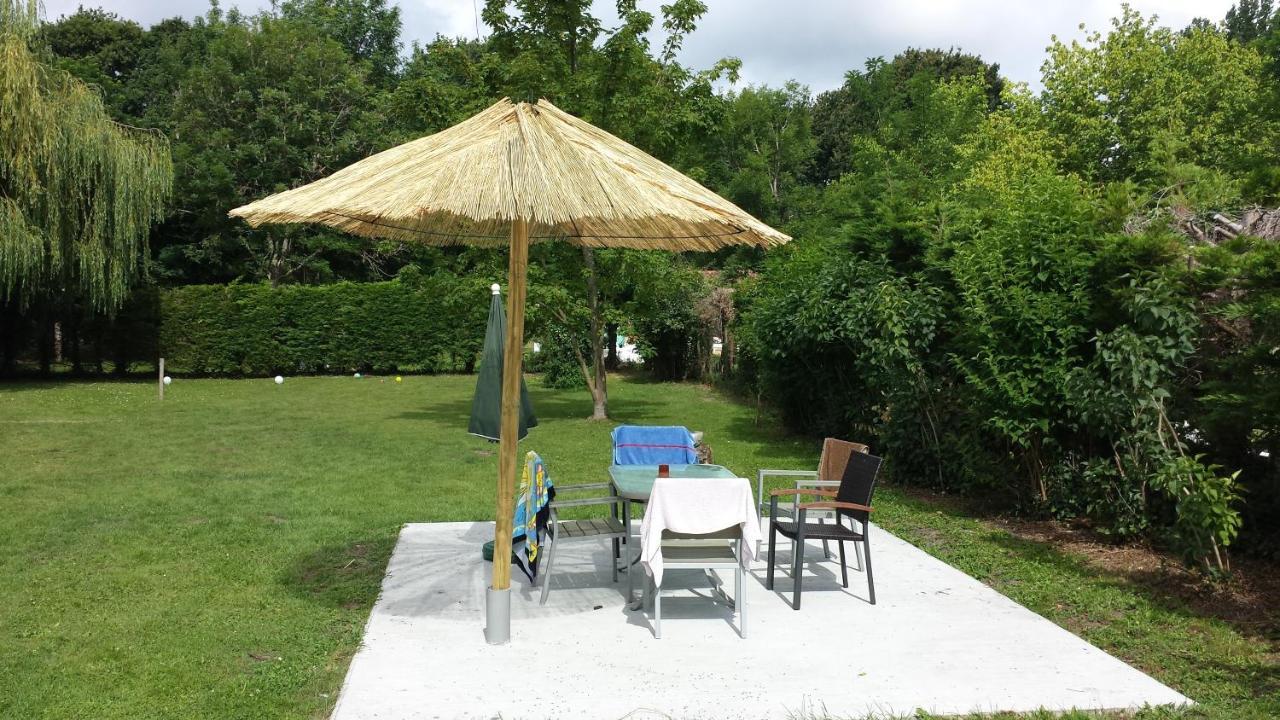 Au Jardin Pres De L'Ocean Hotel Les Mathes Exterior photo