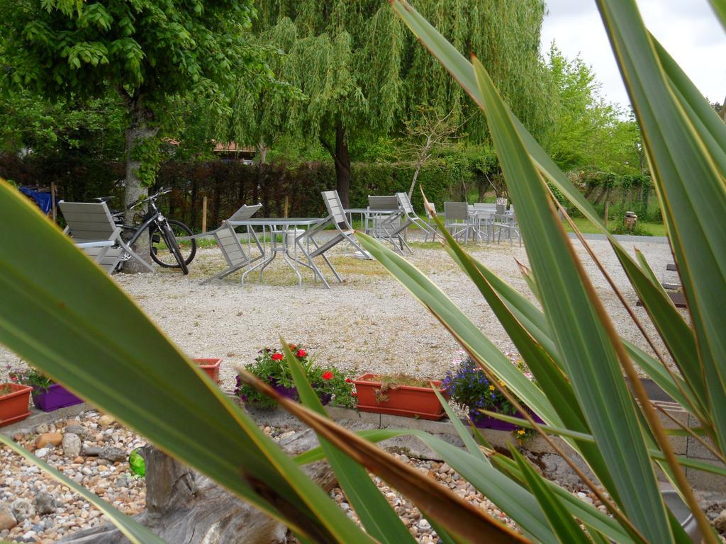 Au Jardin Pres De L'Ocean Hotel Les Mathes Exterior photo